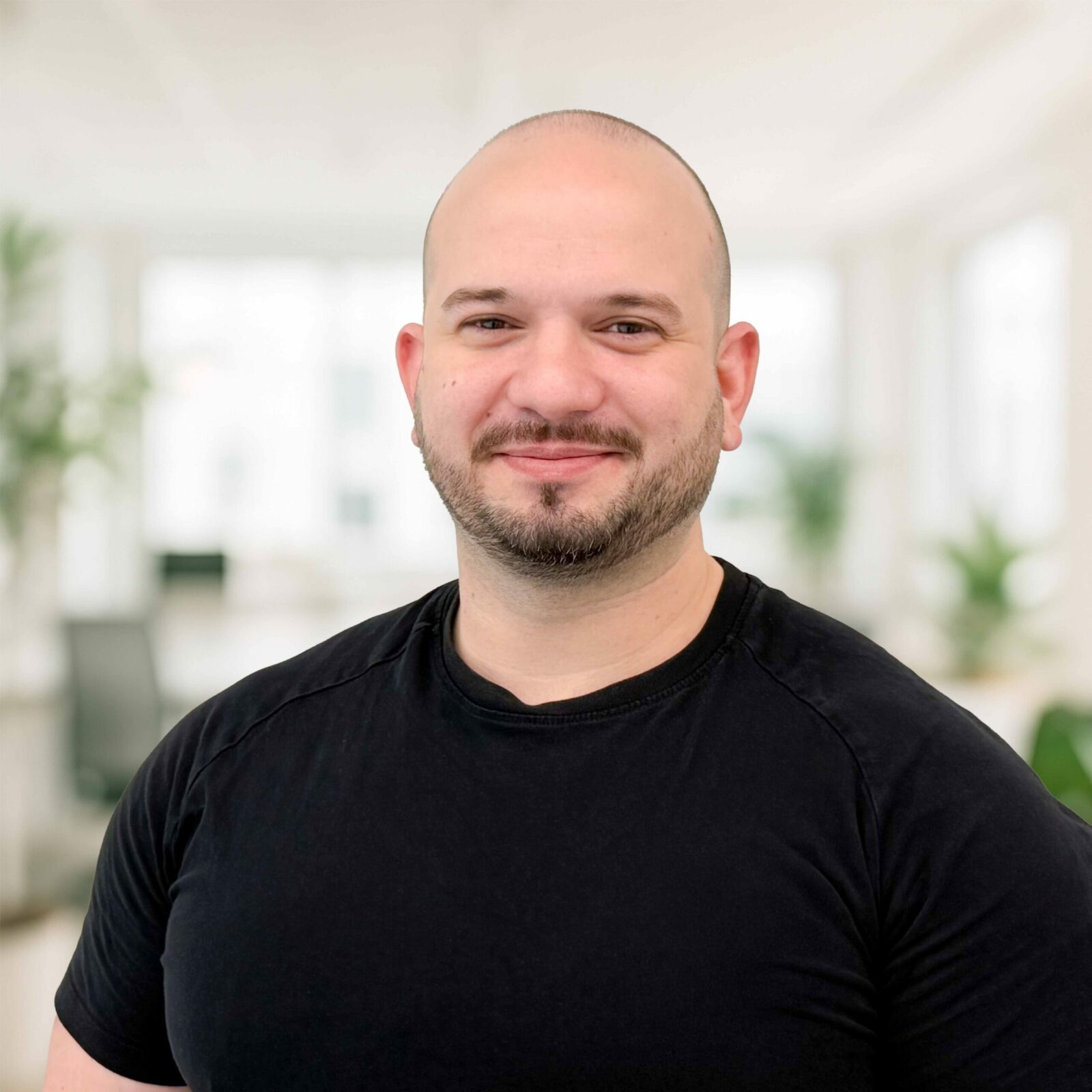 Portraitfoto von Kristian Kljajic