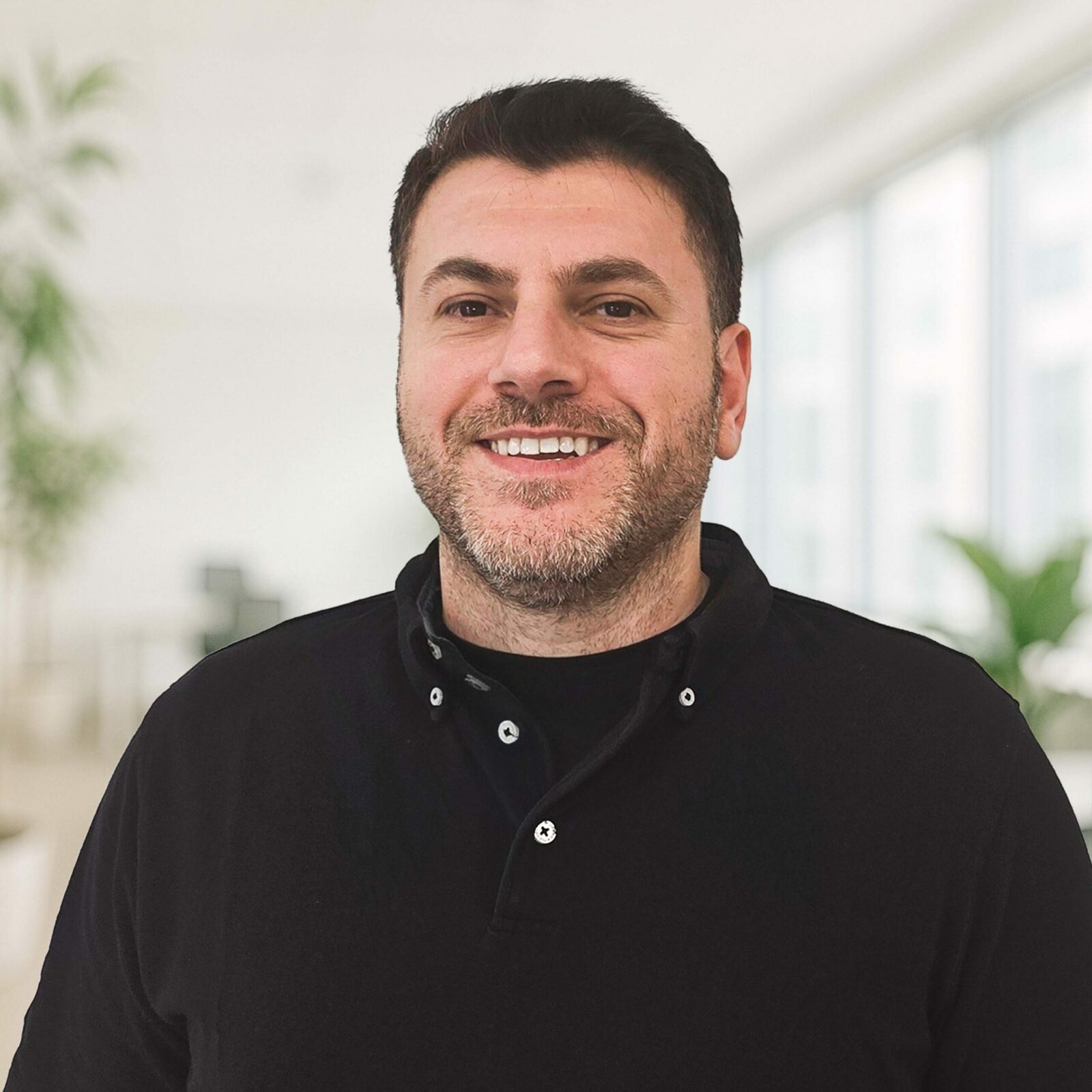 Portraitfoto von Osman Osmani